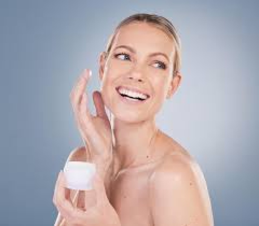 Hydroquinone, Mometasone & Tretinoin Cream Contract Manufacturing